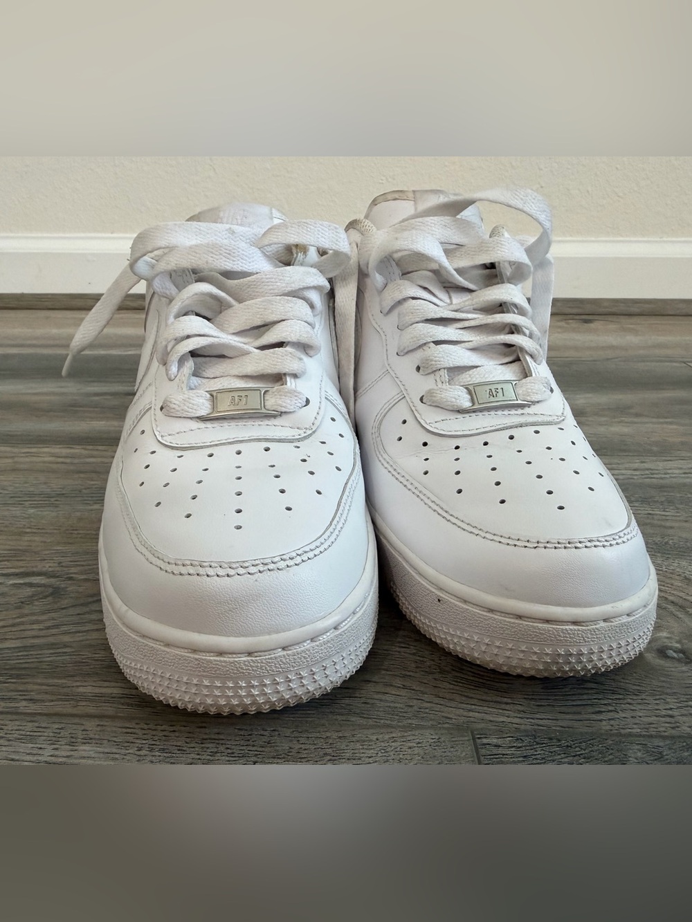 Nike Air Force 1 '07 Triple White sneakers men’s size 8.5 - Picture 5 of 9